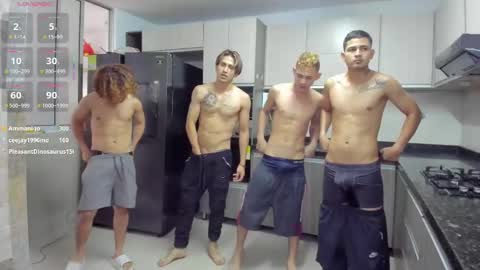 Snapshot of masters_sexx chatting on 02-11-25, 05:29 Team Cris Darwin- Fernando- Stiven- David online show from 02-11-25, 05:29