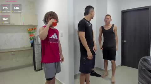 Snapshot of masters_sexx chatting on 02-19-25, 11:17 Team Cris Darwin- Fernando- Stiven- David online show from 02-19-25, 11:17