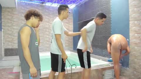 Snapshot of masters_sexx chatting on 09-24-25, 11:35 Team Cris Darwin- Fernando- Stiven- David online show from 09-24-25, 11:35