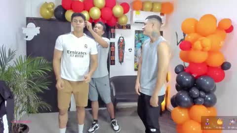 Snapshot of masters_sexx chatting on 10-23-25, 11:20 Team Cris Darwin- Fernando- Stiven- David online show from 10-23-25, 11:20