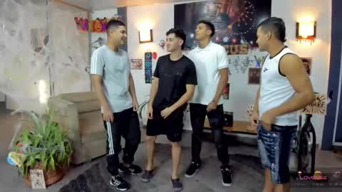 Snapshot of masters_sexx chatting on 10-26-25, 11:27 Team Cris Darwin- Fernando- Stiven- David online show from 10-26-25, 11:27