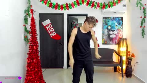 Snapshot of masters_sexx chatting on 11-28-25, 11:24 Team Cris Darwin- Fernando- Stiven- David online show from 11-28-25, 11:24