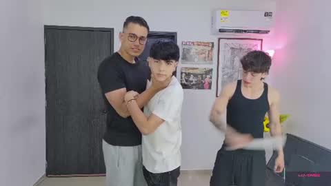 Snapshot of masters_sexx chatting on 06-19-26, 11:03 Team Cris Darwin- Fernando- Stiven- David online show from 06-19-26, 11:03