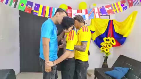 Snapshot of masters_sexx chatting on 07-07-26, 11:03 Team Cris Darwin- Fernando- Stiven- David online show from 07-07-26, 11:03
