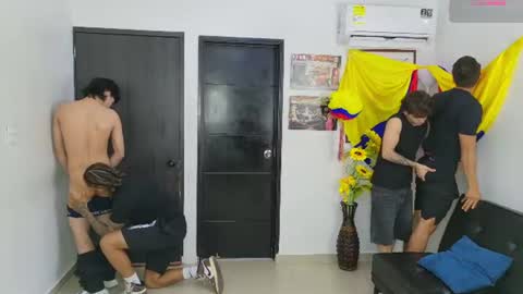 Snapshot of masters_sexx chatting on 07-13-26, 11:13 Team Cris Darwin- Fernando- Stiven- David online show from 07-13-26, 11:13