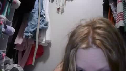 Snapshot of mastersquirter98 chatting on 11-09-25, 01:09 alex online show from 11-09-25, 01:09