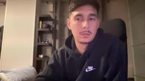 Snapshot of matahavi chatting on 12-04-25, 06:27 Aaron online show from 12-04-25, 06:27