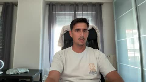 Aaron online show from 06-11-26, 04:38