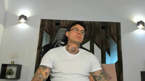 mateo_dilucajs1 online show from 10-04-25, 10:52