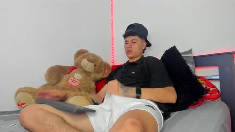 mateo_escobar online show from 10-21-25, 12:55