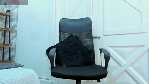 Snapshot of mateo_ospinaa chatting on 02-23-25, 09:59 Mateo online show from 02-23-25, 09:59