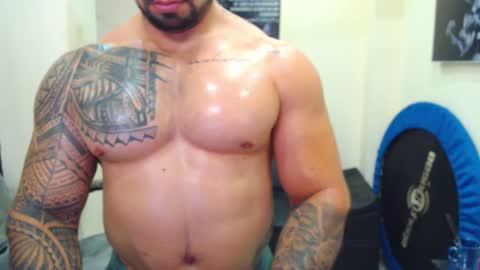 Snapshot of mateosexyhot22 chatting on 06-10-26, 04:39 Mateo online show from 06-10-26, 04:39