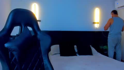 Snapshot of mathew_flintt chatting on 06-23-26, 02:31 Mathew Flintt online show from 06-23-26, 02:31