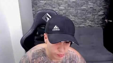Snapshot of mathew_wolf4 chatting on 06-20-26, 01:52 Mathew Independent model online show from 06-20-26, 01:52