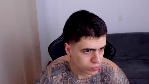 Snapshot of mathew_wolf4 chatting on 07-22-26, 01:19 Mathew Independent model online show from 07-22-26, 01:19