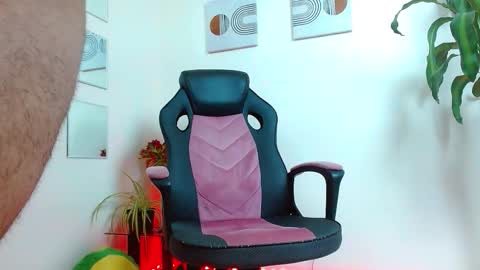 mathewhot3 online show from 11-09-25, 12:53