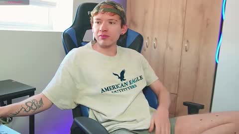 Alejandro Alex online show from 10-24-25, 02:24