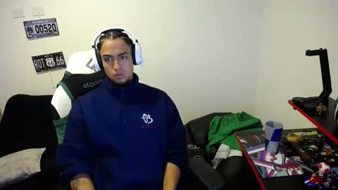 Snapshot of matias_bianco01 chatting on 11-05-25, 06:13 matias online show from 11-05-25, 06:13