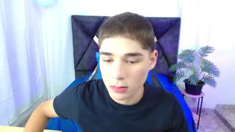 Snapshot of matiii18 chatting on 10-24-25, 01:29 Mati online show from 10-24-25, 01:29