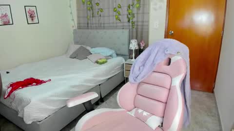 Daniela online show from 12-21-25, 03:46