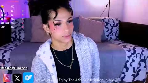 Snapshot of matiu_stonne chatting on 11-23-25, 06:24 Abby Bella online show from 11-23-25, 06:24