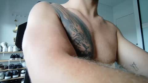 Snapshot of matt89aus chatting on 12-21-24, 02:19 MRD online show from 12-21-24, 02:19