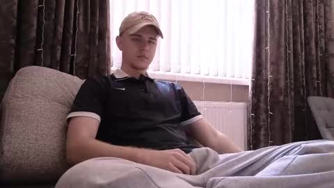 Snapshot of matt_aniston chatting on 03-10-25, 09:53 Matt online show from 03-10-25, 09:53