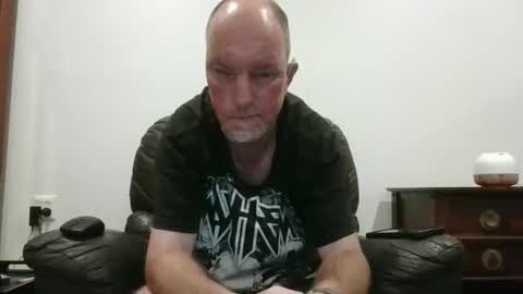 Snapshot of mattbad1975 chatting on 12-03-25, 12:25 mattbad1975 online show from 12-03-25, 12:25