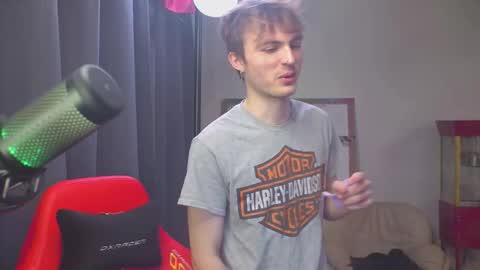 Snapshot of mattcashxxx chatting on 03-02-26, 02:03 Matt Cash online show from 03-02-26, 02:03