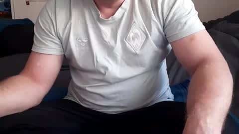 Snapshot of matten80 chatting on 01-11-25, 11:23 matten80 online show from 01-11-25, 11:23