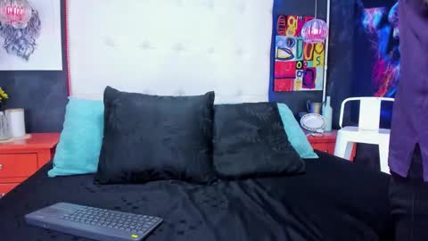 ---Matteo--- online show from 10-21-25, 04:13