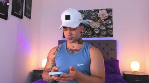 Snapshot of matthew_colee chatting on 05-05-26, 01:24 Matthew INDEPENDENT MODEL online show from 05-05-26, 01:24