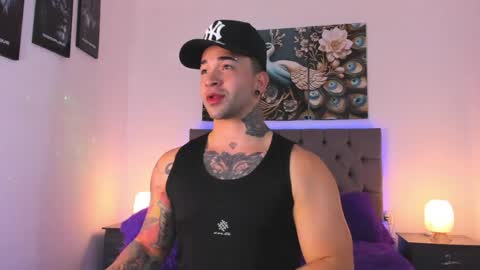 Snapshot of matthew_colee chatting on 05-06-26, 03:35 Matthew INDEPENDENT MODEL online show from 05-06-26, 03:35