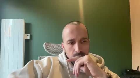 Snapshot of matthias24 chatting on 11-30-25, 02:54 M online show from 11-30-25, 02:54