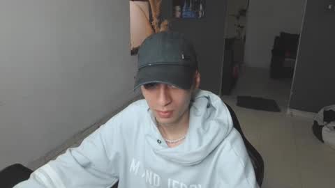 mattias     online show from 02-04-25, 04:29