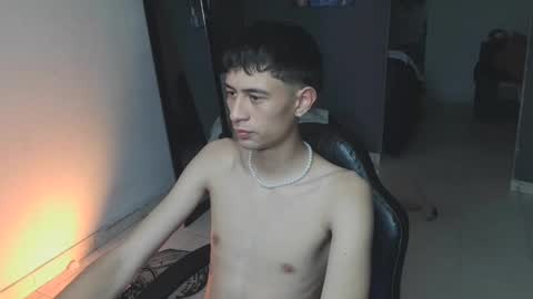 mattias     online show from 02-11-25, 04:22