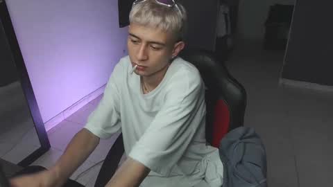 mattias     online show from 02-23-25, 01:35