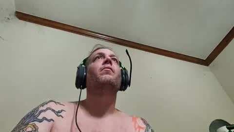 Snapshot of mattmatt4401 chatting on 04-01-26, 05:30 Mattmatt4401 online show from 04-01-26, 05:30