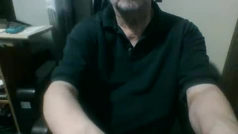 Snapshot of mattnudist chatting on 05-06-26, 05:35 Matt online show from 05-06-26, 05:35