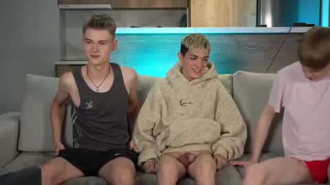 Snapshot of mattyaiden chatting on 03-09-25, 01:37 Matty Aiden online show from 03-09-25, 01:37