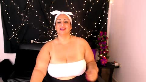 Snapshot of mature_bigtitx chatting on 06-07-26, 05:11 Daniella online show from 06-07-26, 05:11