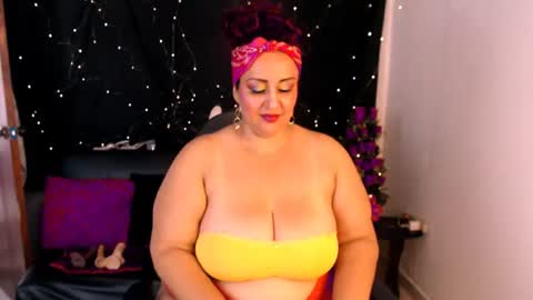 Snapshot of mature_bigtitx chatting on 07-07-26, 04:44 Daniella online show from 07-07-26, 04:44