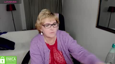 Snapshot of mature_blonde7 chatting on 12-21-24, 11:24 Lana online show from 12-21-24, 11:24