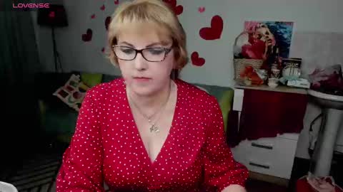 Snapshot of mature_blonde7 chatting on 02-22-25, 08:40 Lana online show from 02-22-25, 08:40