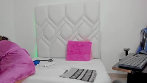 ISABEL online show from 01-21-25, 02:43