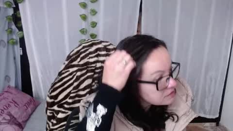 Sonia online show from 02-11-25, 02:57