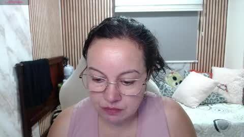Snapshot of mature_wolf chatting on 05-20-26, 04:02 Sonia online show from 05-20-26, 04:02