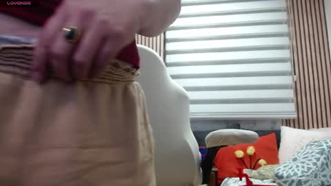 Snapshot of mature_wolf chatting on 06-06-26, 01:11 Sonia online show from 06-06-26, 01:11