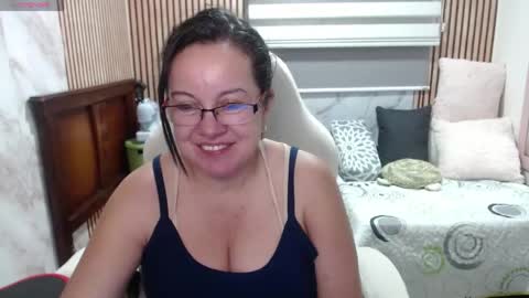 Snapshot of mature_wolf chatting on 06-07-26, 11:08 Sonia online show from 06-07-26, 11:08