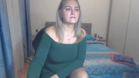 Snapshot of maturediana chatting on 12-31-24, 03:23 maturediana online show from 12-31-24, 03:23